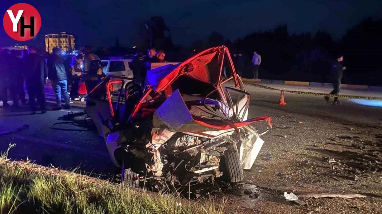 Antalya'da Meydana Gelen Trafik Kazasında 3 Kişi Hayatını Kaybetti (2)