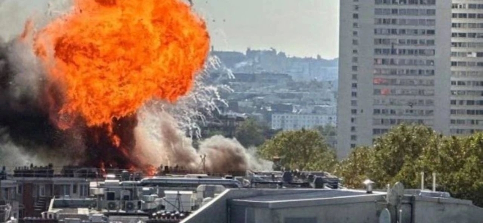 Paris'te Şiddetli Patlamalar Avenue d'Ivry'de Yangın Çıktı