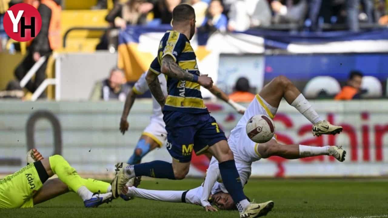 ankaragucu-istanbulspor-macinda-kaleci-ertac-ozbirin-korkunc-sakatligi-1.jpg