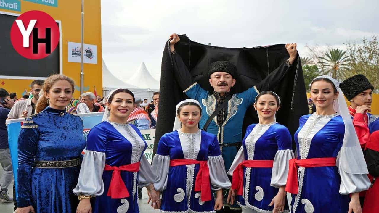 antalyada-2-uluslararasi-yoruk-turkmen-festivali-yoruk-gocu-ile-basladi.jpg