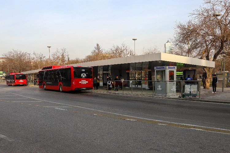 konyada-otobus-duraklari-yenileniyor.jpg