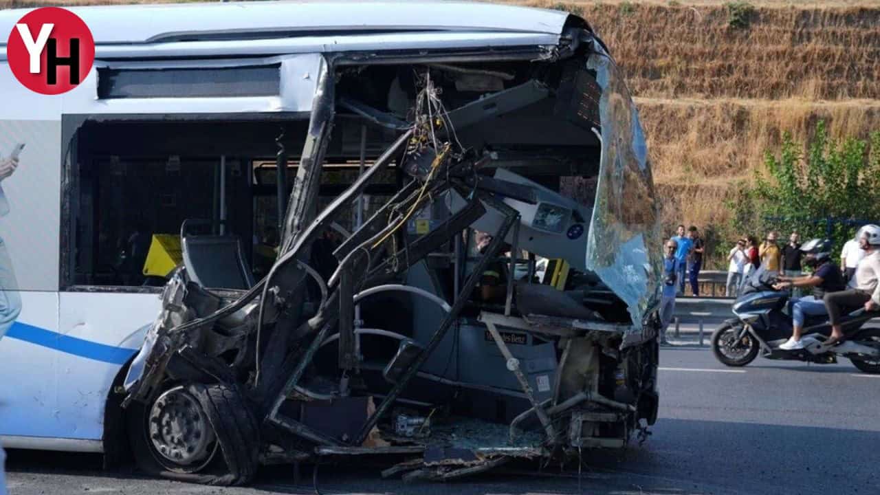 kucukcekmecede-metrobus-kazasi-1-olu-53-yarali.jpg