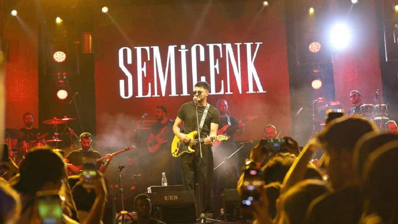 semicenk-manisayi-salladi.jpg