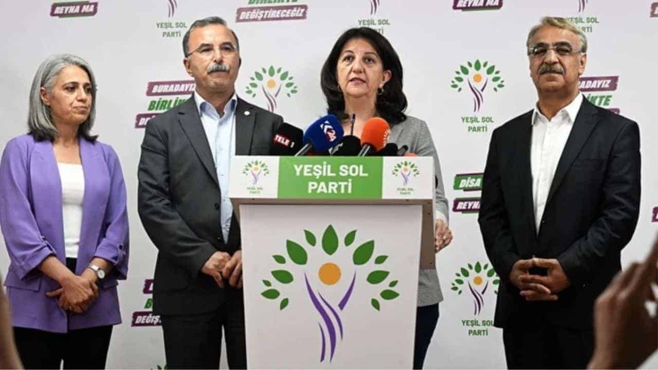 siyasette-devrim-hdp-ve-ysp-adaylari-secmenlere-teslim-ediyor.jpg