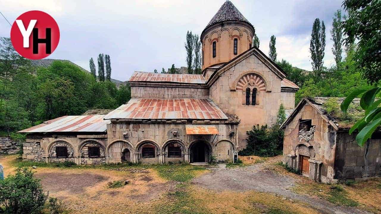 tas-camii-asirlara-meydan-okuyor.jpg