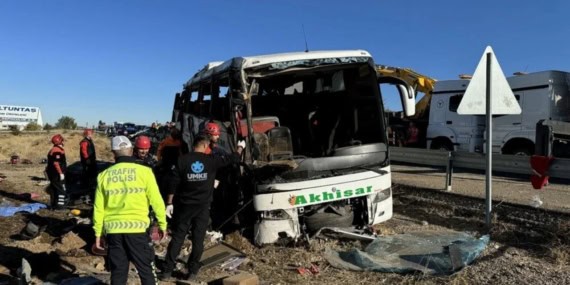 Aksaray'daki Tur Otobüsü Kazasında Ölü Sayısı 7'ye Yükseldi