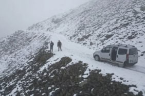 Bayburt'ta Yüksek Kesimlere Mevsimin İlk Karı Yağdı