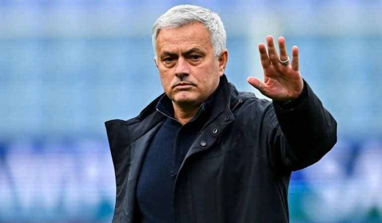 _Jose Mourinho'nun Geleceği Hakkında Çarpıcı İddialar Newcastle United'a İlgi Gösterdi