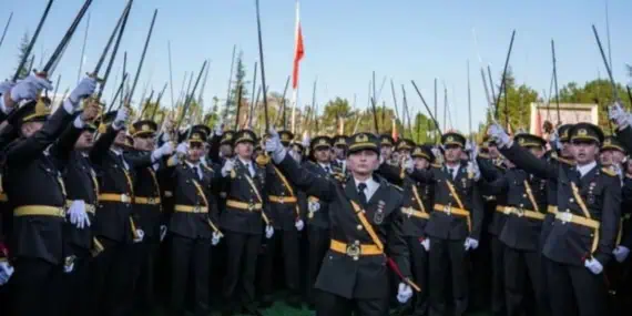 Kara Harp Okulu'ndaki Kılıçlı Yemin Olayı 5 Teğmen ve 3 Subay İçin Disiplin Süreci Başlatıldı