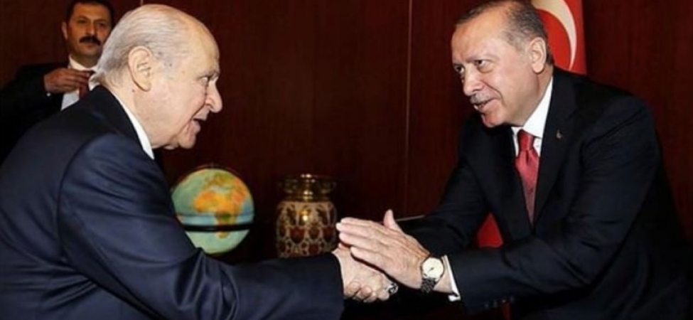 Mümtaz’er Türköne Bahçeli, Erdoğan’ın Bileğini Masaya Yapıştırmak Üzere