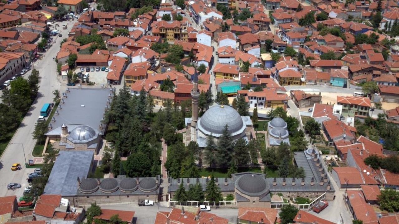 Kurşunlu Camii ve Külliyesi