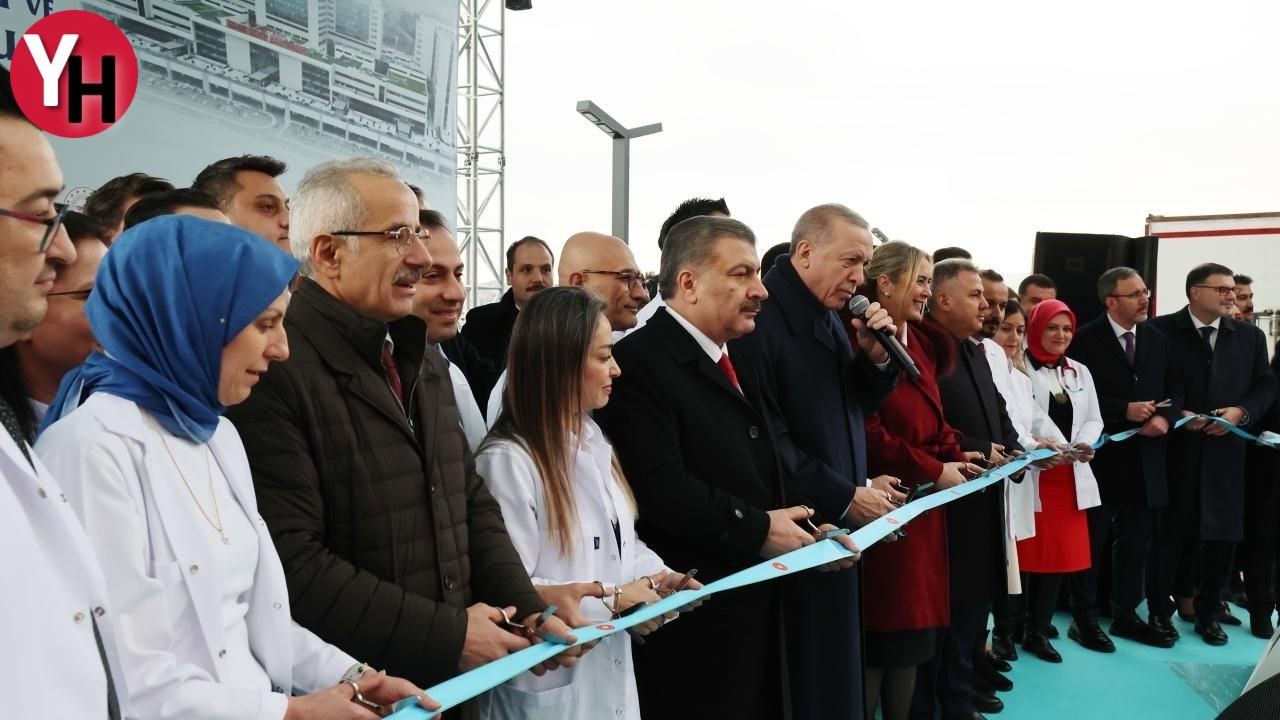 Erdoğan, İzmir Şehir Hastanesi'nde Çocukları Ziyaret Etti (2)